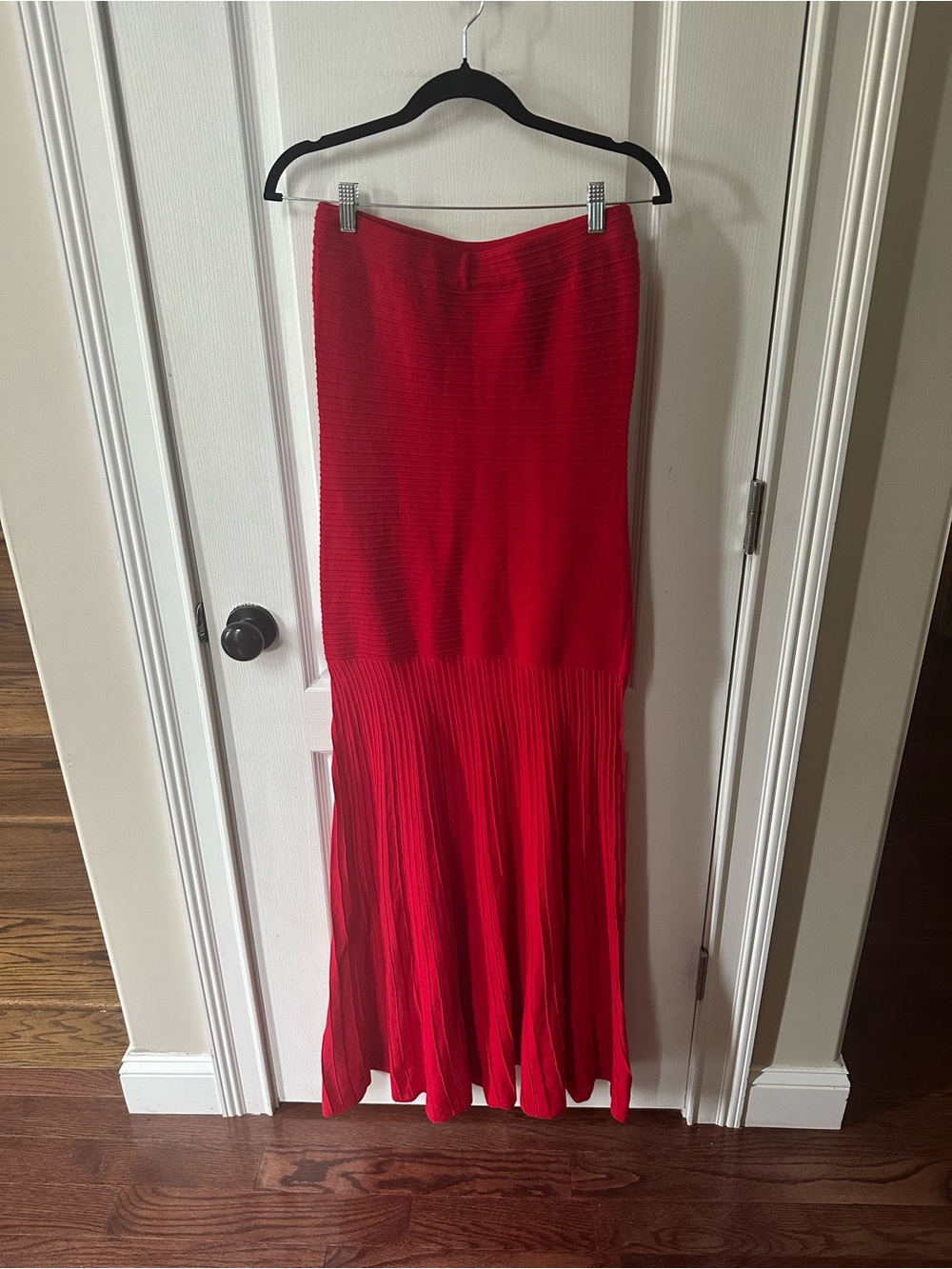 Line & Dot Arlo Tube Dress in cherry Red - Picture 4 of 6